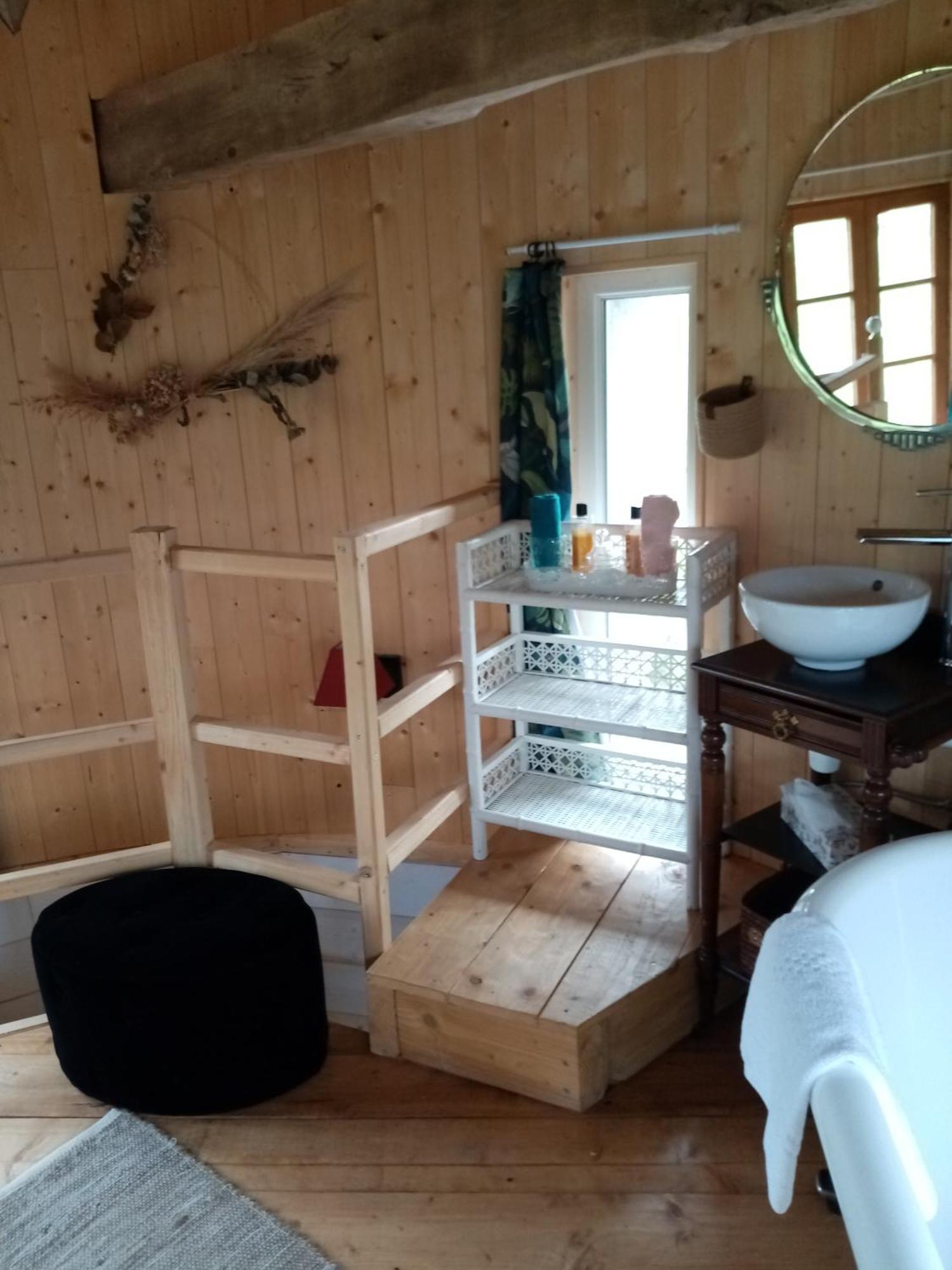 La Tour De Ver Gite Atypique Possibilite Table D'Hotes Sur Reservation Zewnętrze zdjęcie